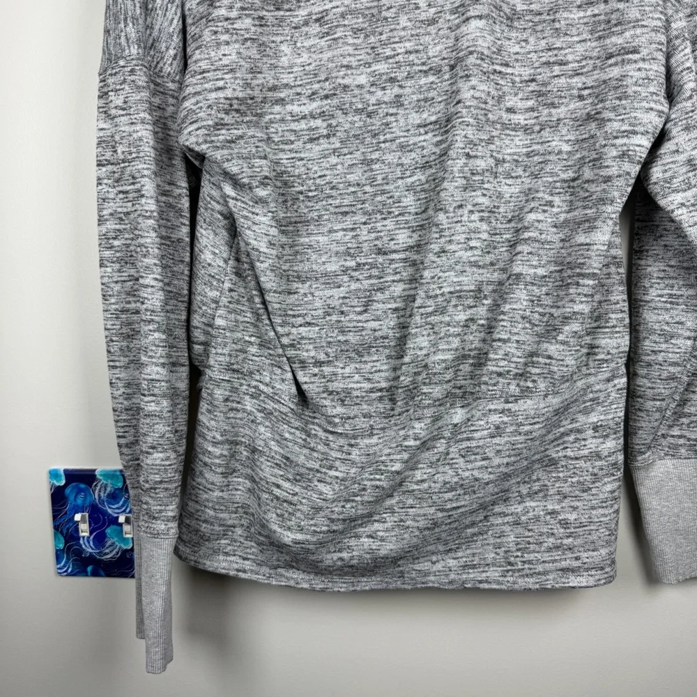 Athleta Sweater Top Womens Large Heather Gray Cowl Neck Thumb Holes Running Gym